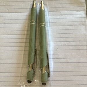 🎈🎈5/25🎈🎈Green and Silver Ballpoint Pens with Stylus